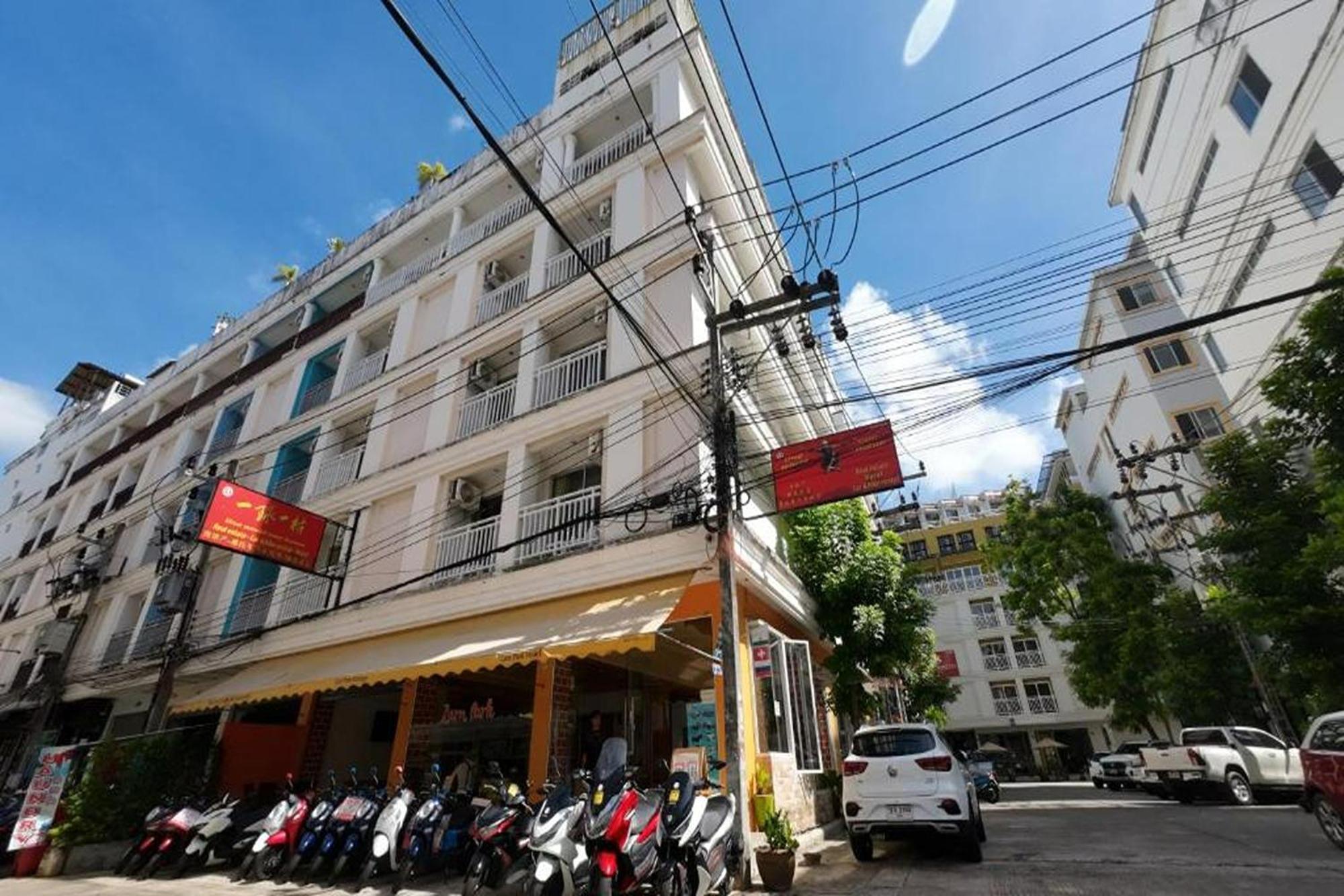 One World One Home Patong 2 외부 사진